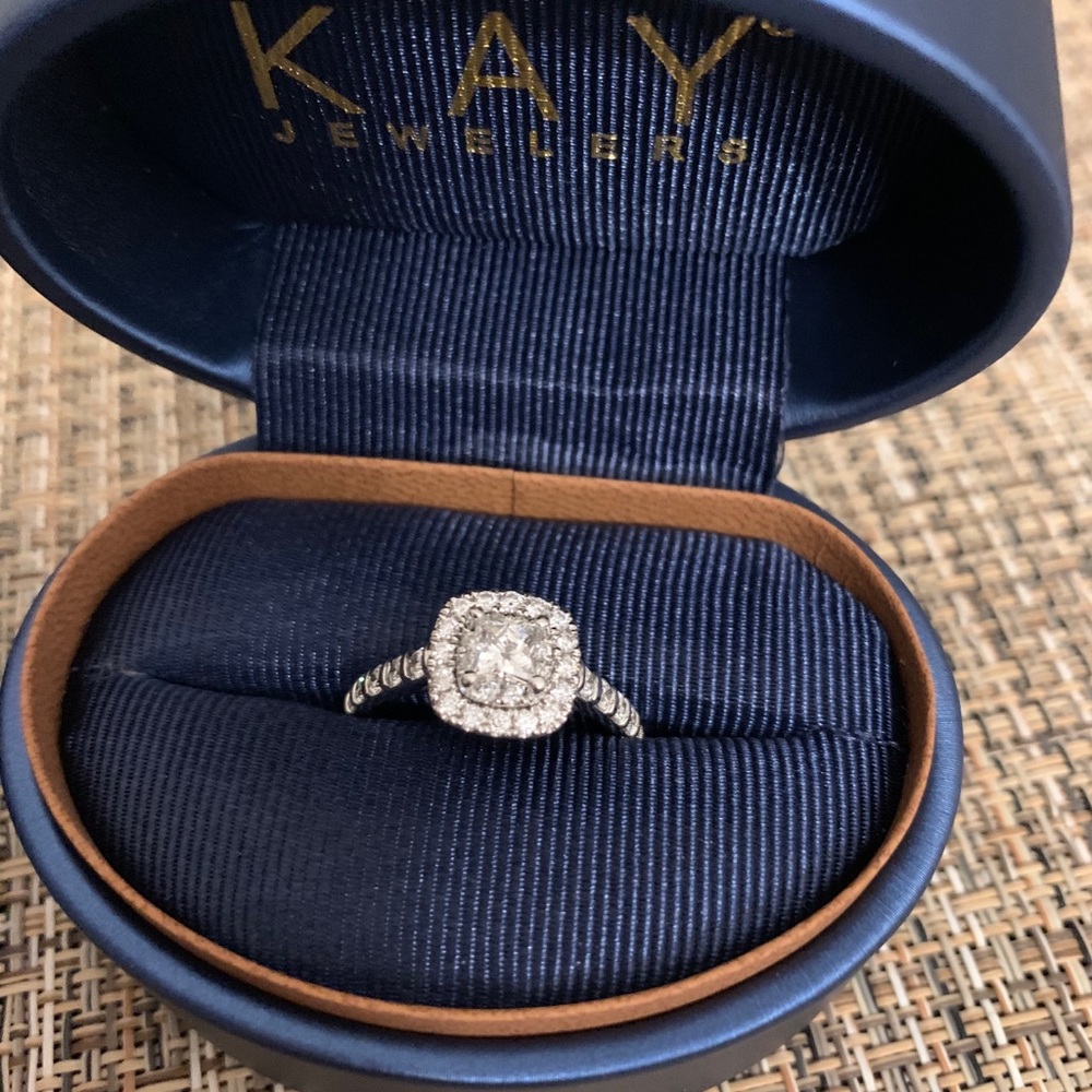 Engagement ring/cocktail ring - Picture 3 of 3